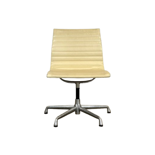 Herman Miller Ea 106 Draaibare Crème Leren Designstoel 1