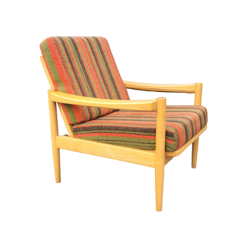 Vintage Easy Chair 1 / 2