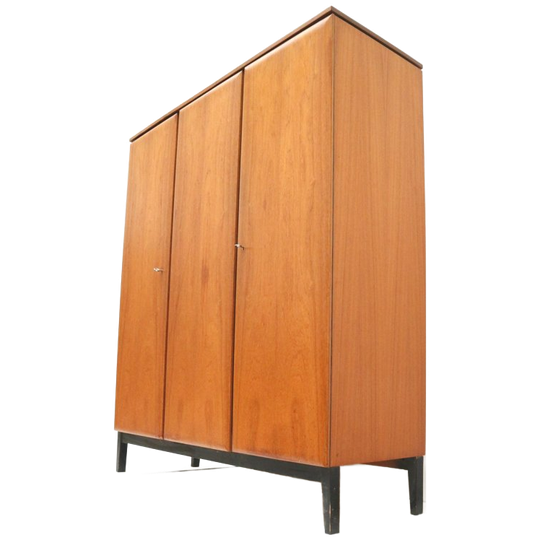 Vintage 3-deurs Kledingkast Met Hang- En Leggedeelte Gemaakt In De Jaren ’60 1