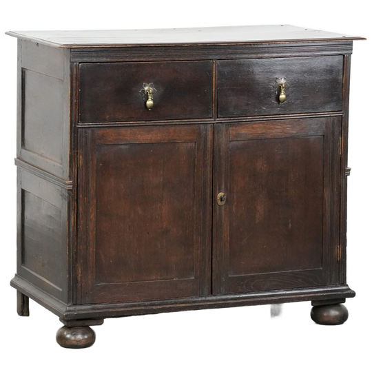 Zeldzaam Engels Antiek 2 Deur Kastje Uit Begin 18e Eeuw Met Bolpoten En Een Prachtig Patina 1