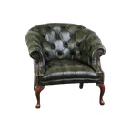 Donkergroene In Goede Staat Verkerende Rundleren Engelse Chesterfield Fauteuil thumbnail 1