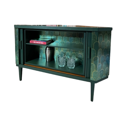 Vintage Dressoir Met Draaibare Bar Bekleed Met Nizwa Jade Van Bethan Gray