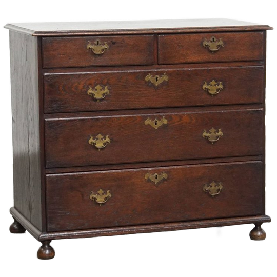 Mooie Antieke Eikenhouten Engelse Ladekast/ Commode Uit De 18e Eeuw Met Originele Bolpootjes 1