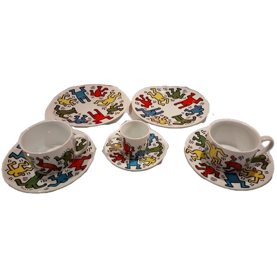 Keith Haring Servies: 2 Platte Borden, 2 Koffiekop En Schotel, 1 Espresso Kopje En Schotel 1