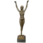 Bronzen Art Deco-stijl Beeld Van Een Danseres Op Een Marmeren Sokkel. thumbnail 1