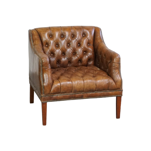 Comfortabele Rundleren Chesterfield Design Fauteuil In Een Fijne, Warme Cognac Bruine Kleur