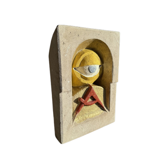 Beelhouwwerk In Vrijmetselaarsstijl Door Walter De Buck 1