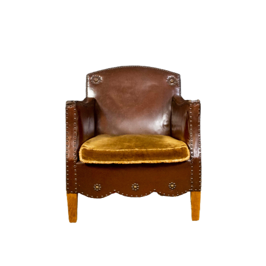 Antique Clubchair 1