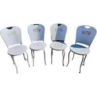 4 Metalen Stoelen Voor Zowel Binnen Als Buiten.
