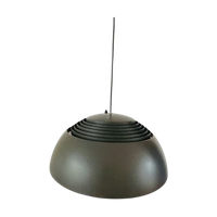 Louis Poulsen Hanglamp. Aj Royal Hanglamp. Arne Jacobsen Design.