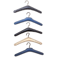 Klerenhangers – Knaapjes Jaren 50 -(Kn10A)