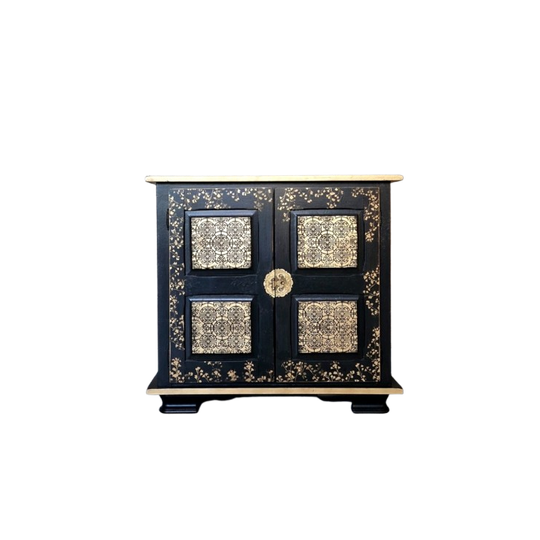 Zwart Dressoir/ Chinese Stijl Kast In Zwart Met Goud Patronen 1