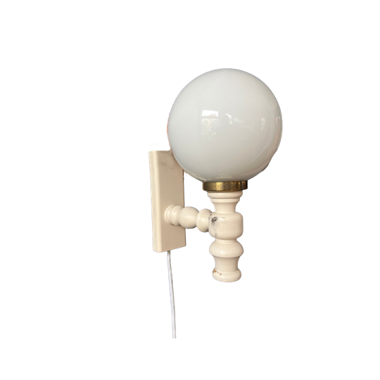Vintage Opaline Glazen Wandlamp / Wit Space Age Schans 1