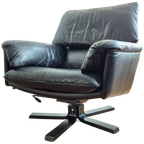 Leolux Cece Fauteuil Op Steren Voet. Zwart Leer thumbnail 1