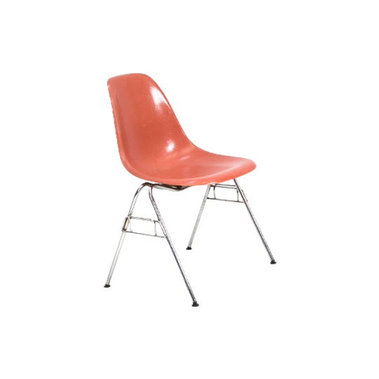 Charles & Ray Eames Glasfiber Stapelstoel 61214 1