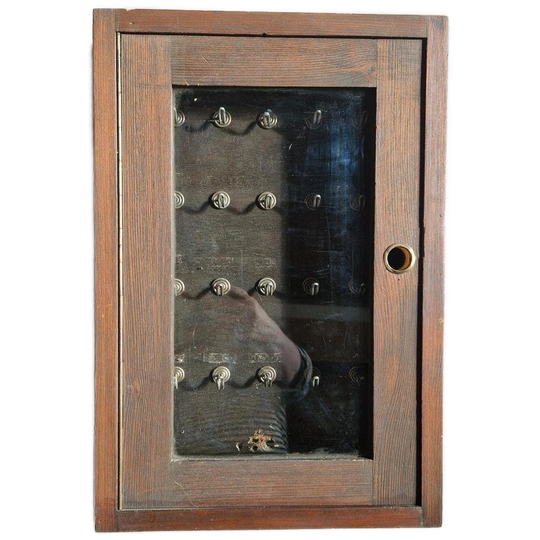 Antieke Sleutelkast Hotel Sleutelkastje Vitrine 1