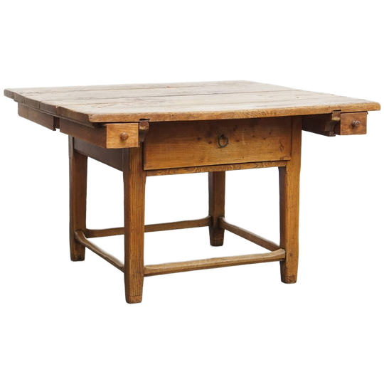 Karaktervolle, Prachtige En Praktische Vierkante Antieke Eettafel Gemaakt Van Iepenhout 1