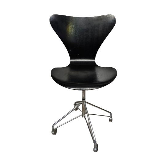 Fritz Hansen 3117 Swivel Chair 1950s 1