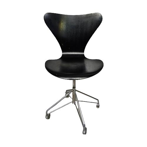 Fritz Hansen 3117 Swivel Chair 1950S