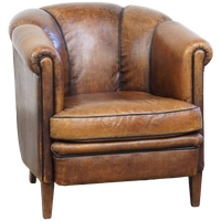 Comfortabele Vintage Schapenleren Clubfauteuil Met Een Bijzonder, Karakteristiek Voorkomen