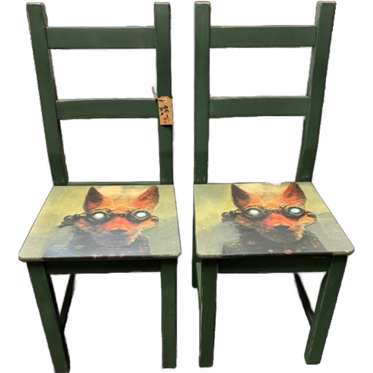 2 Stoelen Met Stoere Vos 1