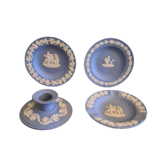 Wedgwood Blue Jasperware, 2e Helft 20e Eeuw 1