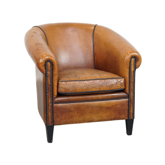 Karaktervolle Schapenleren Clubfauteuil Met Een Stoere, Sleetse Uitstraling En Een Mooi Patina 1