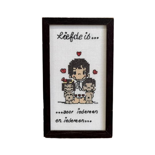 `liefde Is.....`schilderijtje Vintage Borduur In Lijstje 1