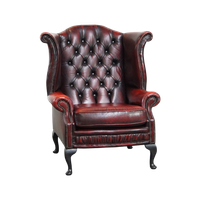 Grote Rode Engelse Chesterfield Oorfauteuil Gemaakt Van Dik Rundleer Met Queen Anne Pootjes