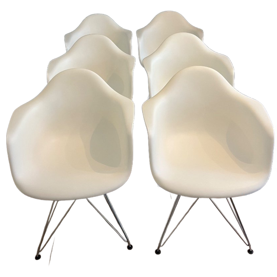 4 Of 6 Originele Witte Vitra Eames Dar Stoelen 1