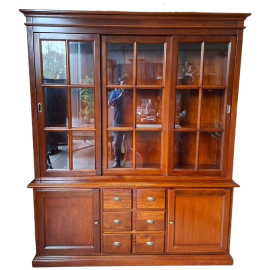 Klassieke Engelse Vitrinekast, Servieskast, Boekenkast Afm. 189x47cm En 227cm Hoog. 1