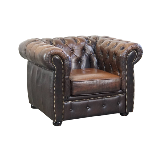 Karakteristieke, Statige Engelse Chesterfield Fauteuil Gemaakt Van Rundleer 1