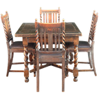 A 1920S Oak Draw-Leaf Dining Table, On Barley-Twist Legs  And 4 Stoelen thumbnail 1