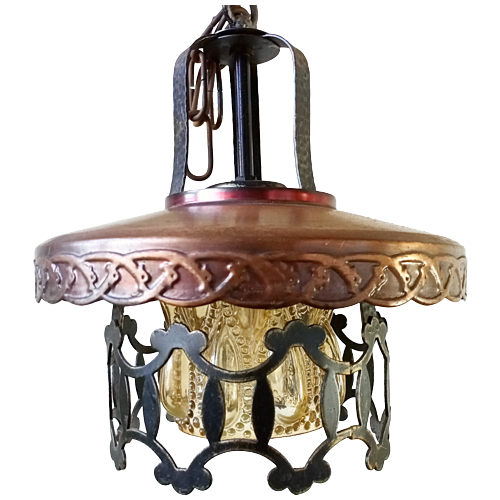 Vintage Brutalist Hanglamp Gehamerd Metaal Amberkleurig Glas Koperen Kap