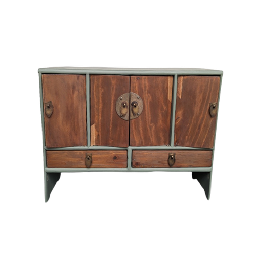 Antieke, Oosterse Deurenkastje/Klein Dressoir (Upcycled)