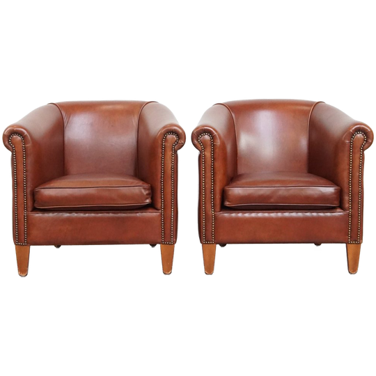 Set Van 2 Elegante En Stijlvolle Engelse Stijl Clubfauteuils Gemaakt Van Rundleer 1