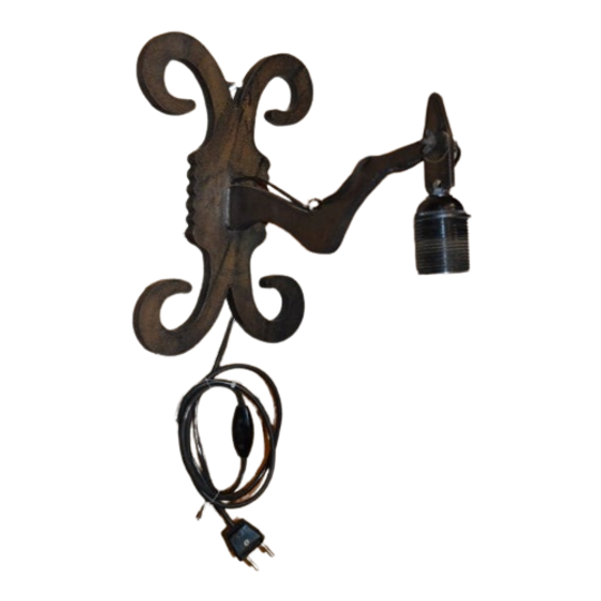 Ijzeren Lamp Om Aan De Wand Te Hangen 1