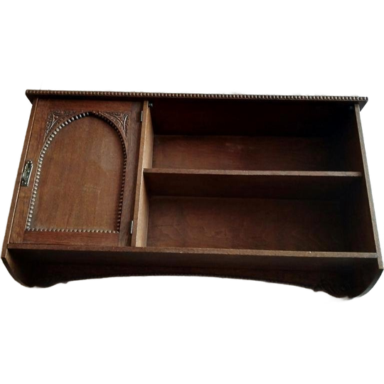 Vintage Wandkast Met Plankjes En Deurtje 1