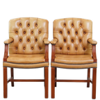 Set Van 2 Mooie En Luxe Rundleren Chesterfield Eetkamer/ Bijzetstoelen In Een Lichte Cognac Kleur thumbnail 1