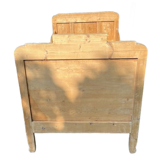 Grenen Bed 1