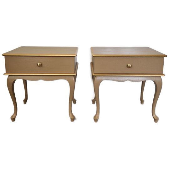 Twee Prachtige Nachtkastjes In Creme En Goud 1