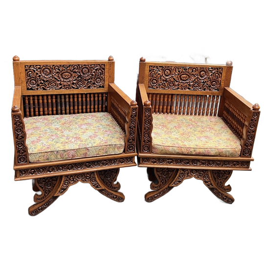 Set Van Twee Fauteuils. 1