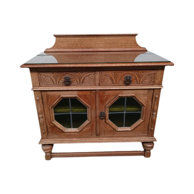 Schattig Klassiek Dressoir Met Glasplaat