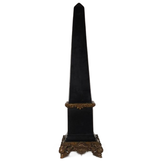 Zwarte Porseleinen Obelisk Met Bronzen Ornamenten 1