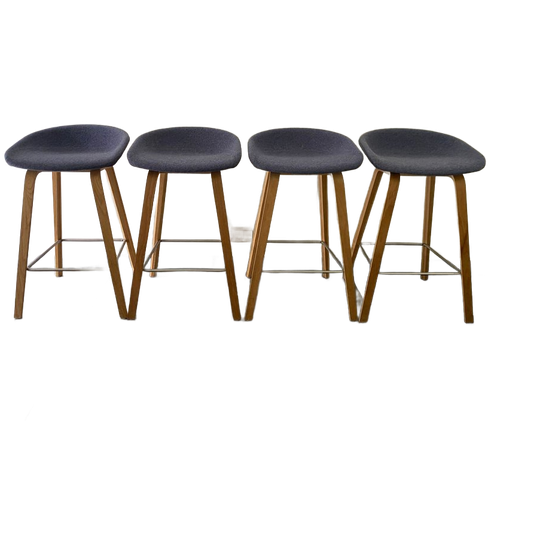 4 Barkrukken Hay About A Stool Aa33 1