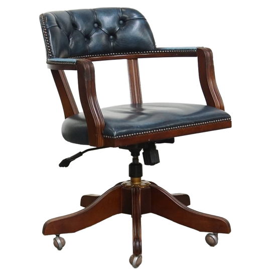Klassieke En Tijdloze Blauwe Rundleren En Houten Chesterfield Bureaustoel In Engelse Stijl 1