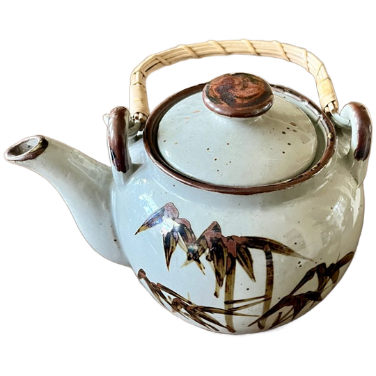 Vintage Theepot Met Bamboe Handvat En Bamboe Decoratie 1