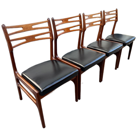 Set Van 4 Johannes Andersen Eetkamerstoelen 1