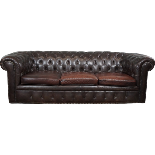 Oogverblindende Oude Chesterfield Bank Vol Allure, 3 Zits