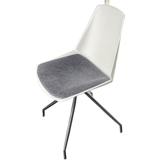 3 X Eetkamerstoel XOOON Witte Kuip, Zwarte Poot 1